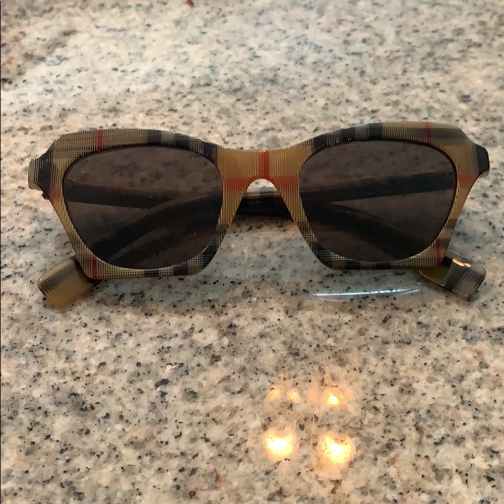 Burberry Square Frame Sunglasses